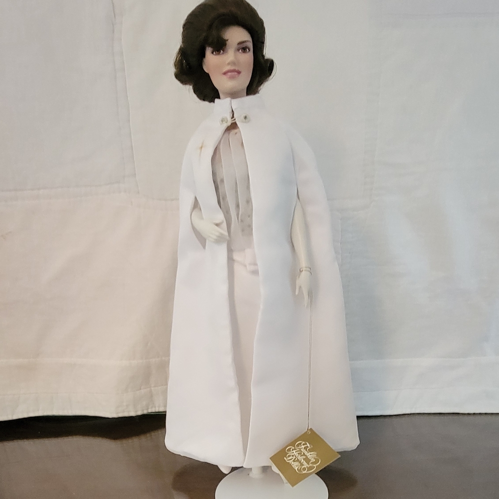 Franklin Mint Jackie Kennedy In A White Inagural Ball Gown.  Collectable